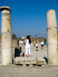 064-pompeii pillars